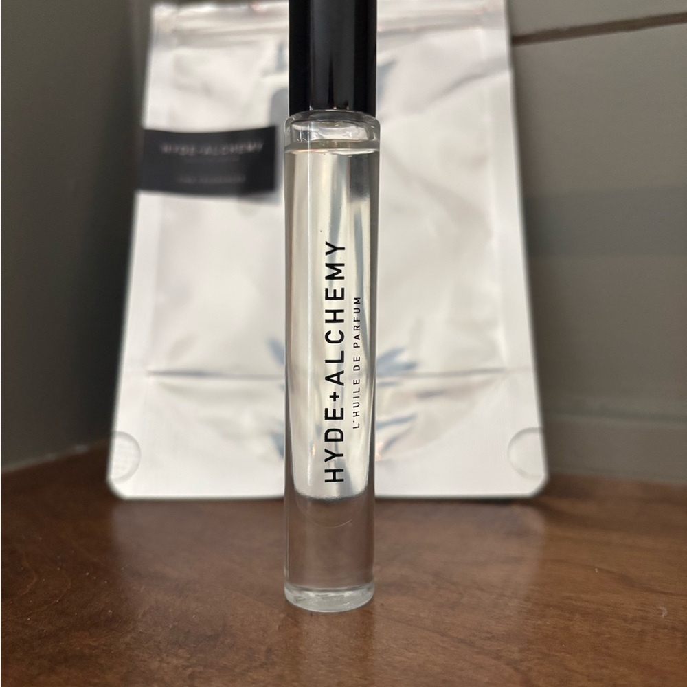 Clear Perfume Oil Roller - Hydrating Fragrance